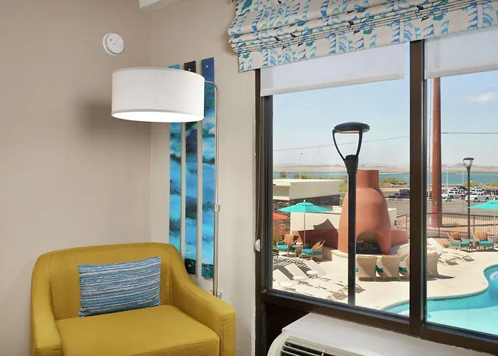 Hampton Havasu Hotel
