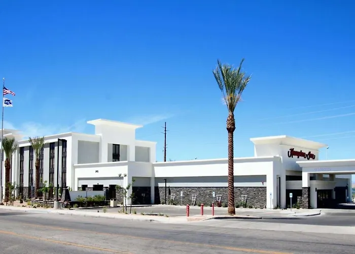 Hotel Hampton Havasu 3*