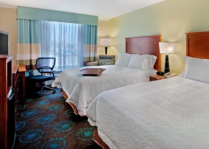 Hotel Hampton Havasu 3*