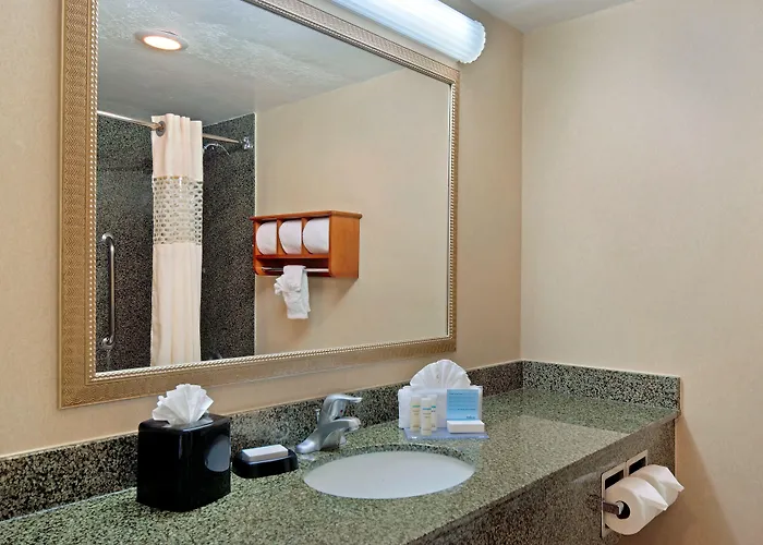 Hotel Hampton Havasu 3*