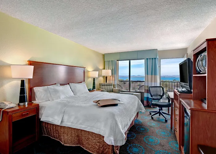 Hampton Havasu Hotel